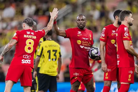الدوري السعودي.. القادسية يقسو على الاتحاد بخماسية.. والأخدود يلحق بالهابطين
